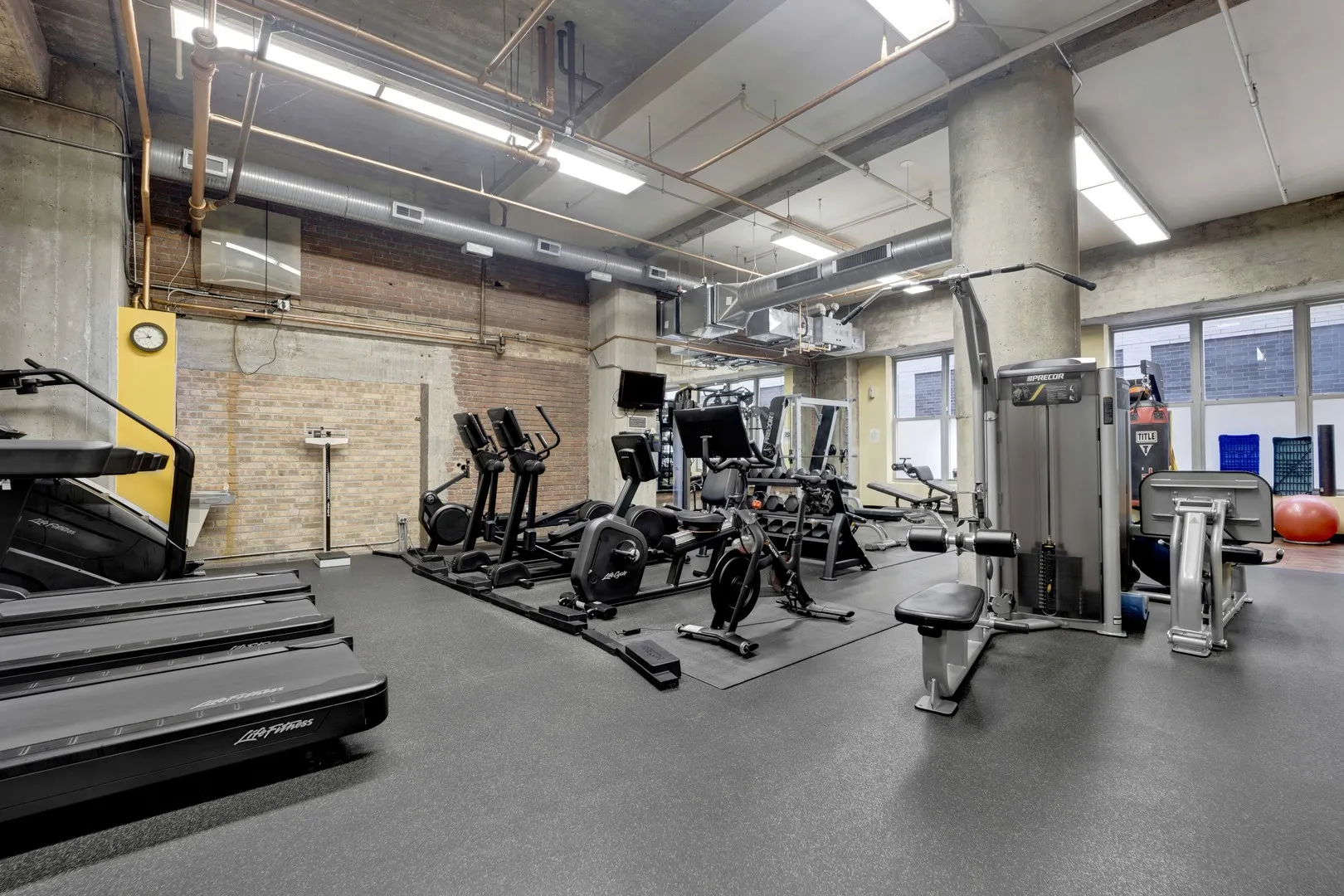 360 W Illinois Street IL #7D