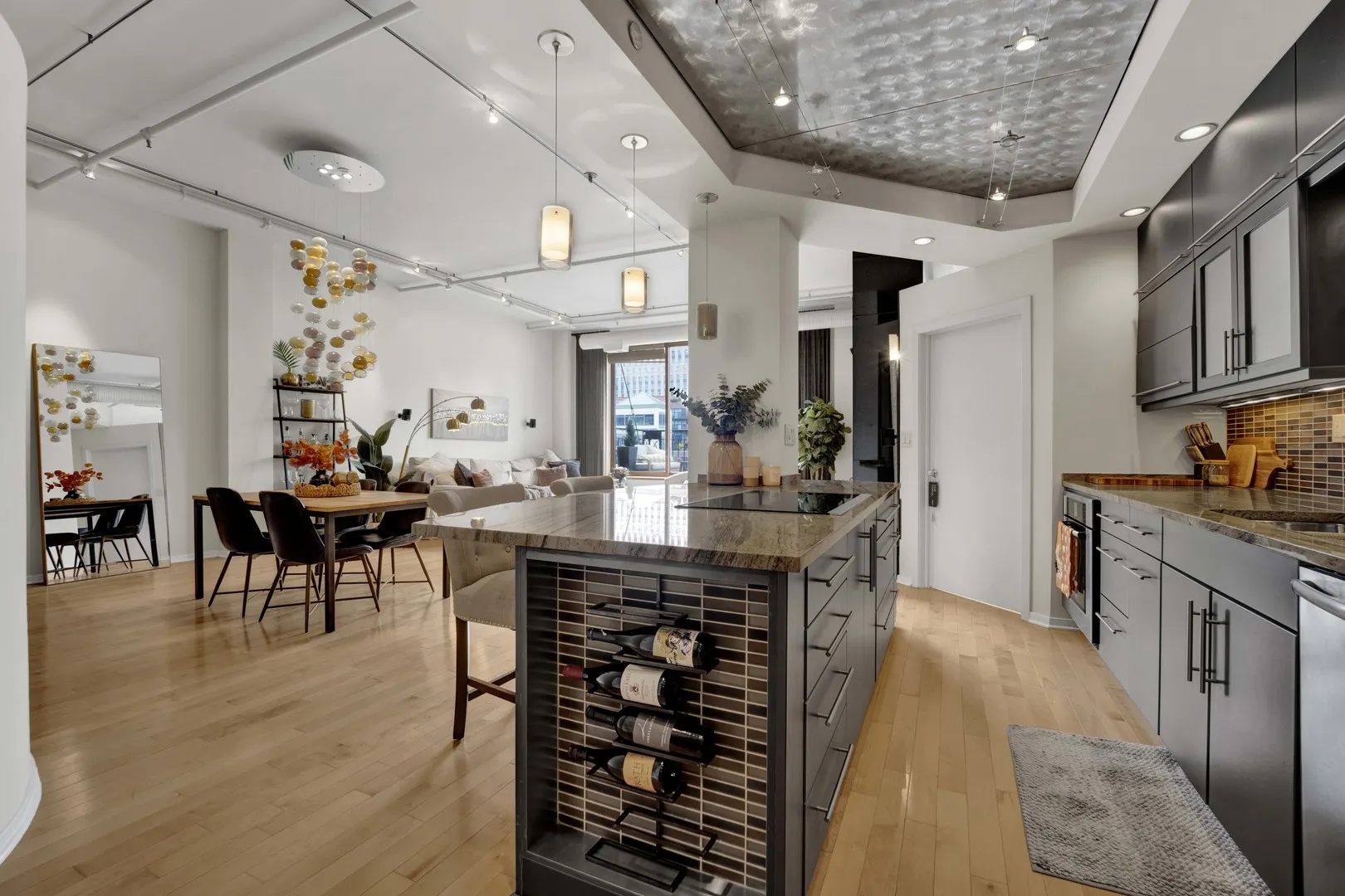 360 W Illinois Street IL #7D