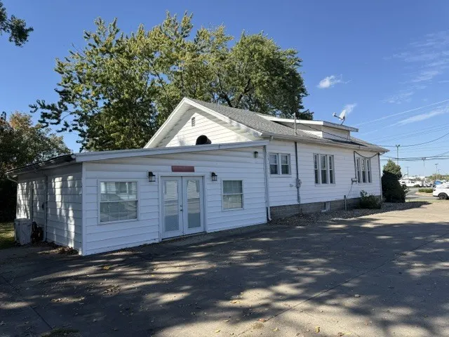 1823 W Main Street IL