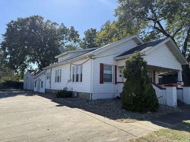 1823 W Main Street IL