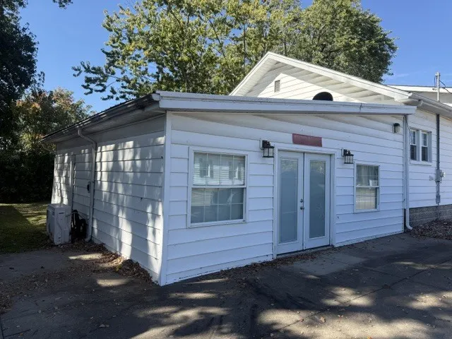 1823 W Main Street IL