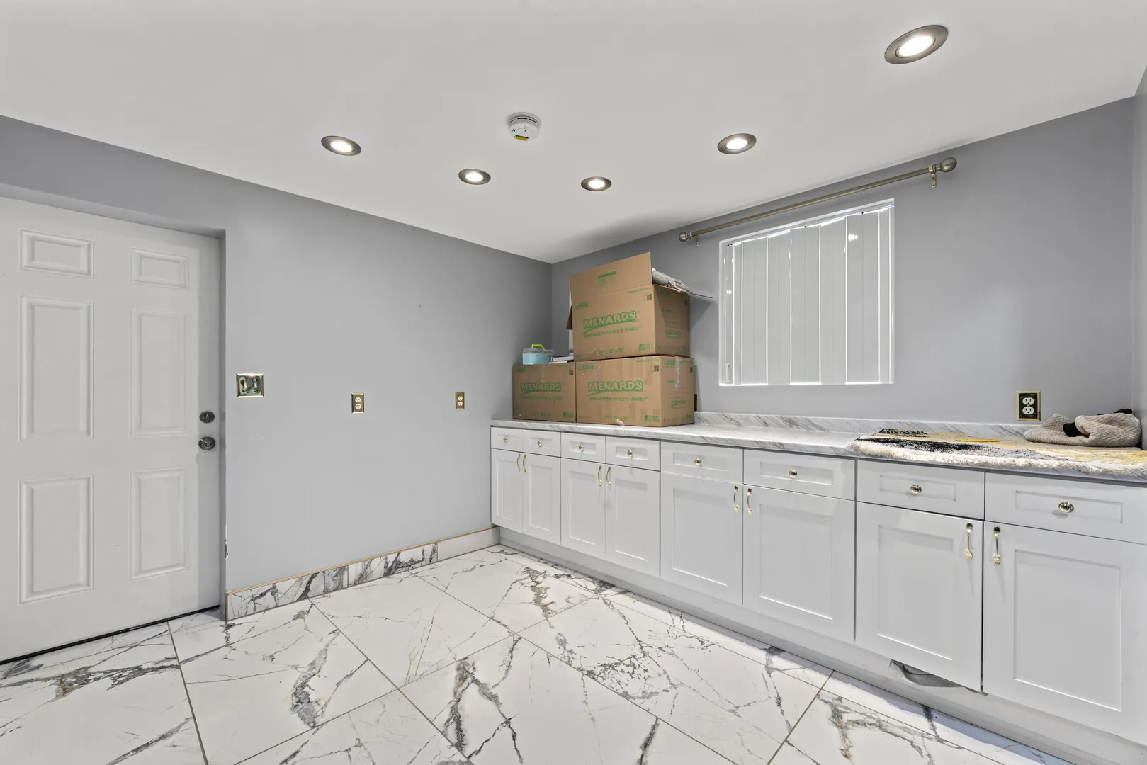 9858 S 88th Avenue IL