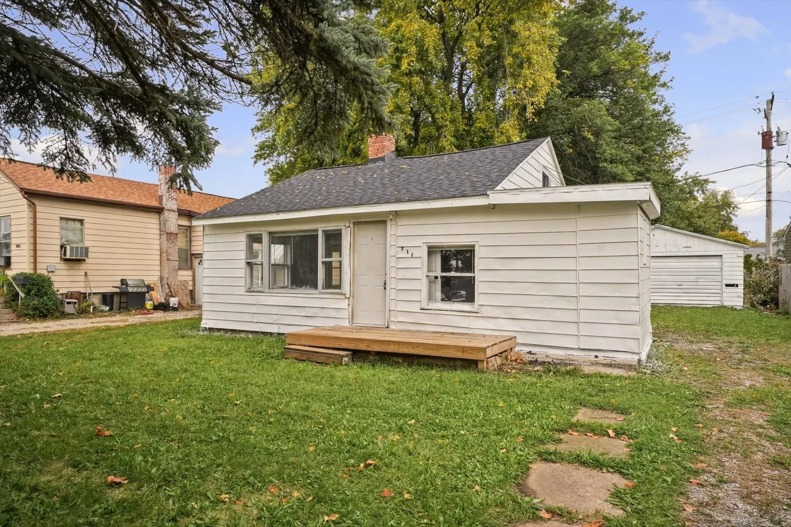 711 W Howard Street IL