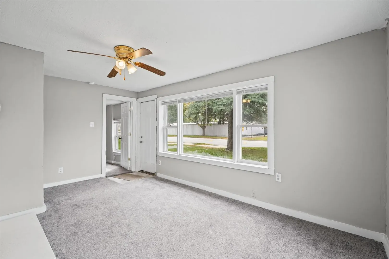 711 W Howard Street IL