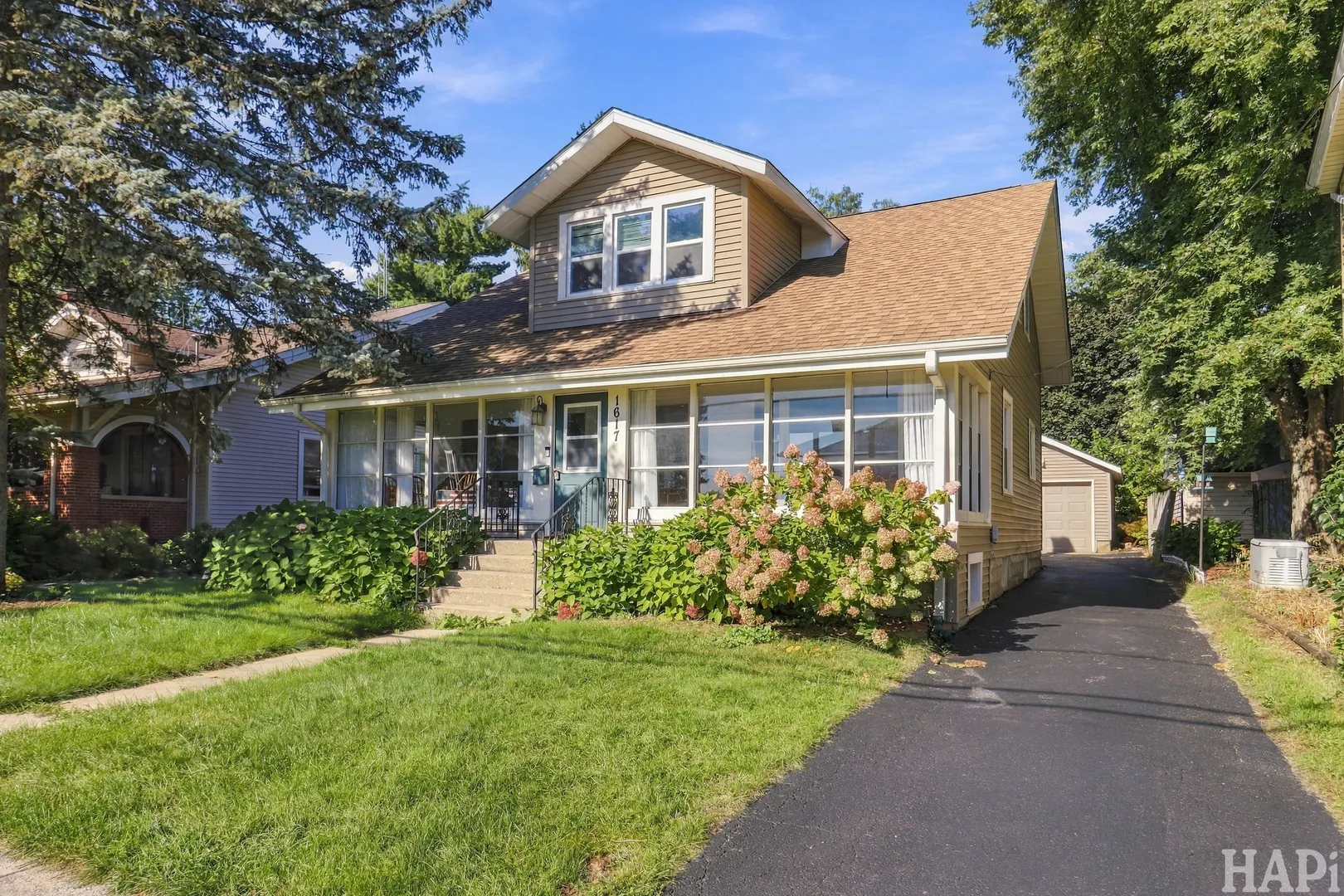 1617 N Riverside Drive IL