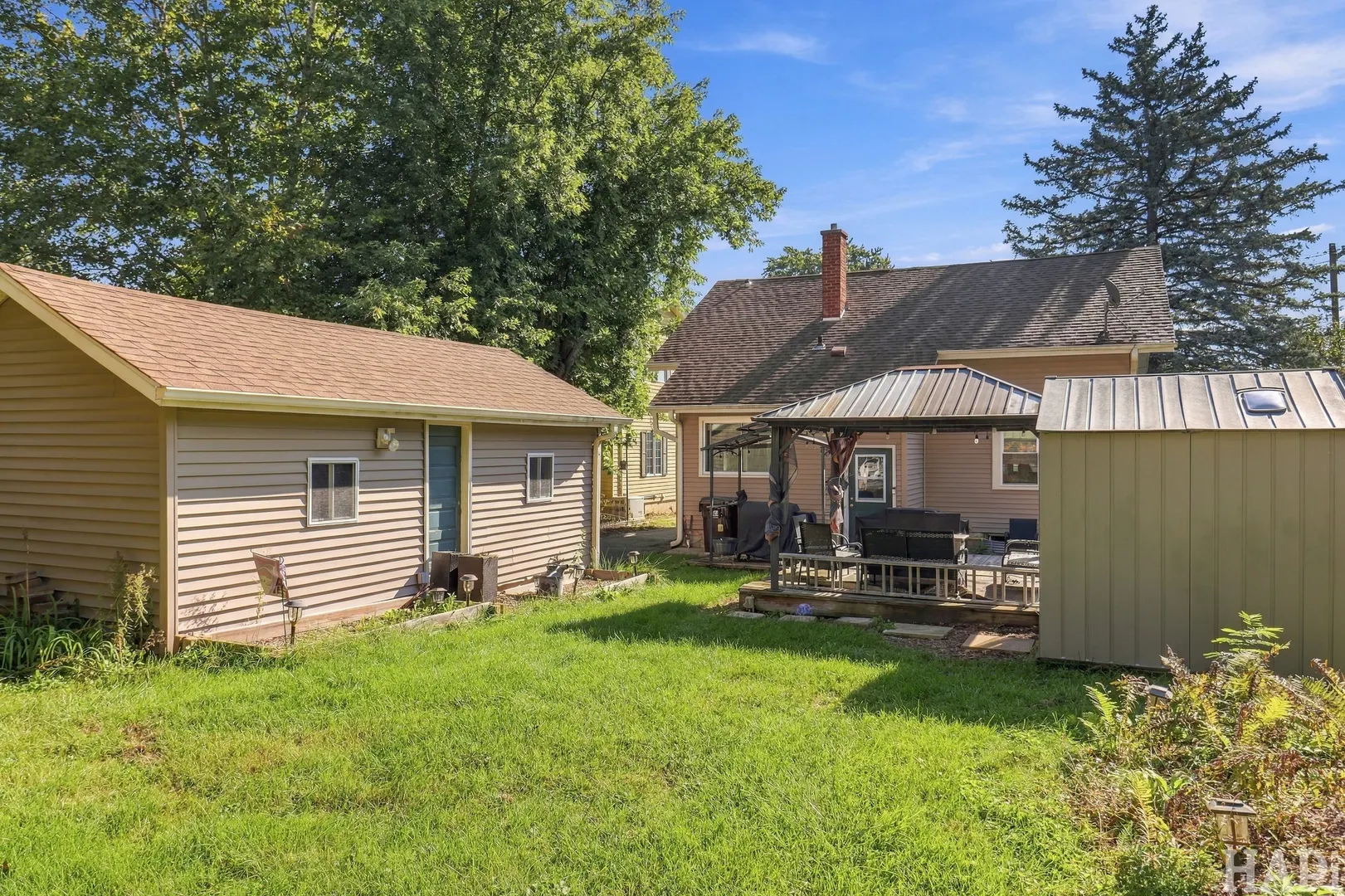 1617 N Riverside Drive IL