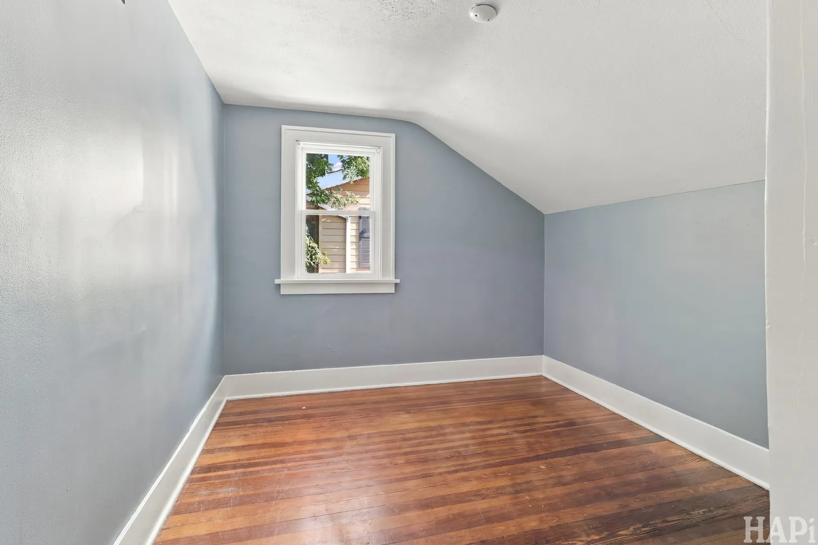 1617 N Riverside Drive IL