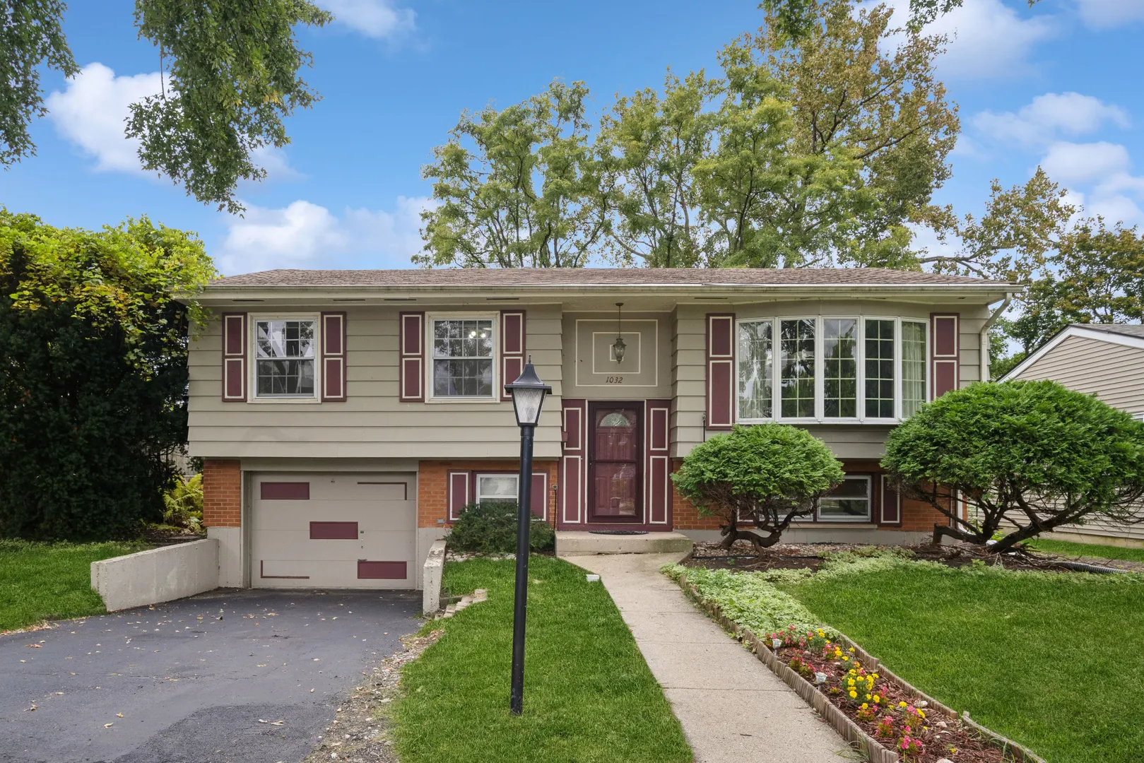 1032 Valley Stream Drive IL