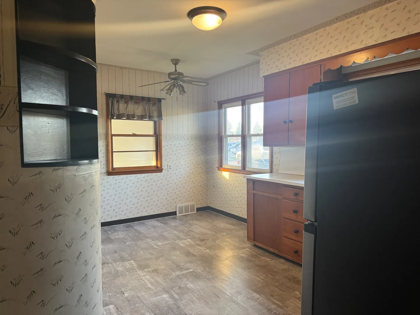 701 S 9th Street IA