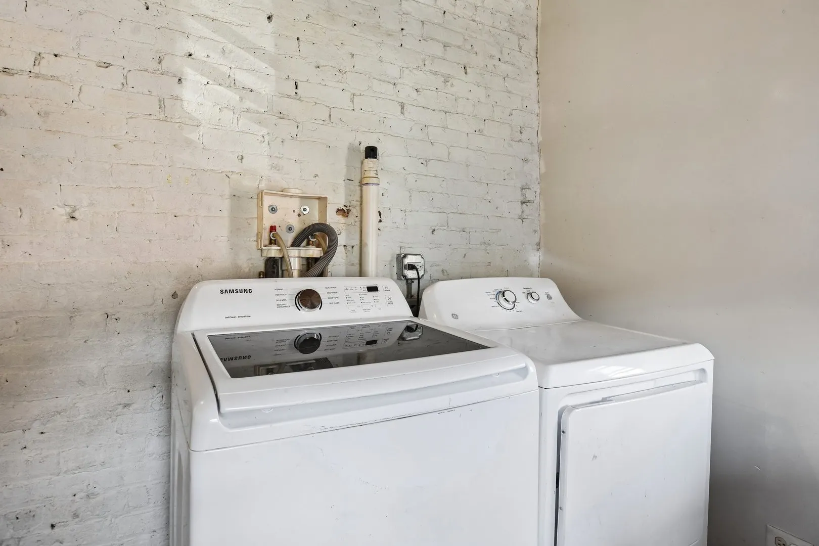 3501 W Walnut Street IL