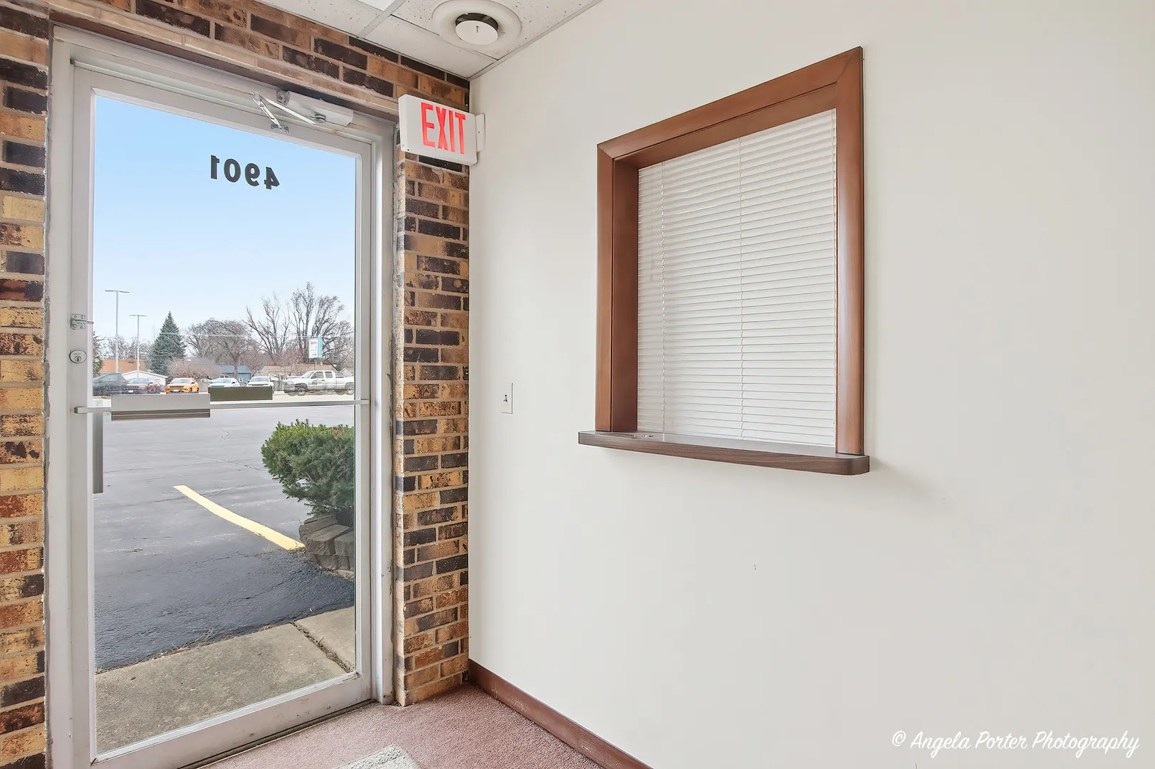 4901 W Elm Street IL