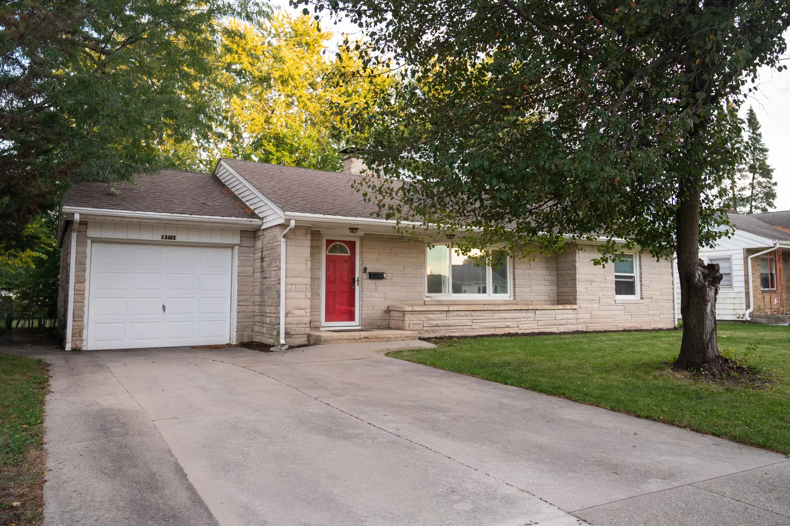 1101 N Main Street IL