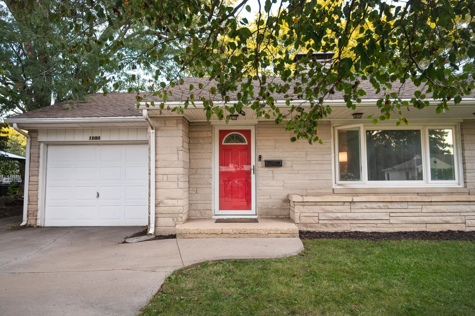 1101 N Main Street IL
