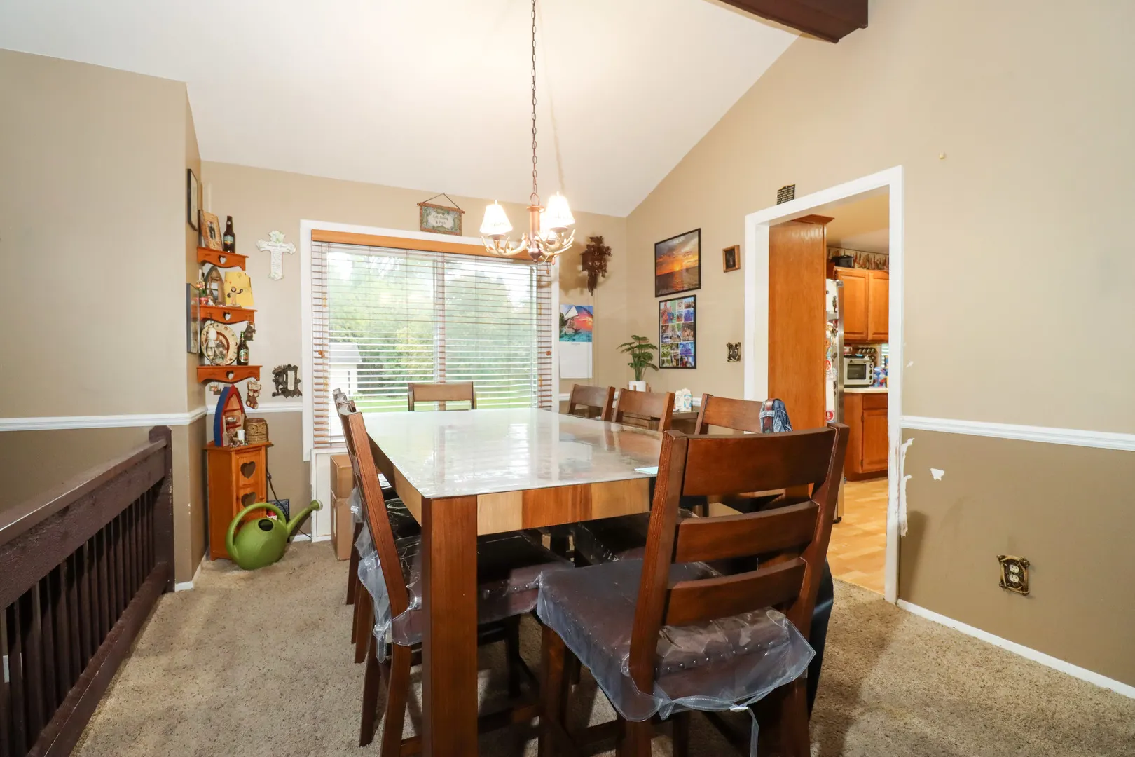 916 Camelot Drive IL