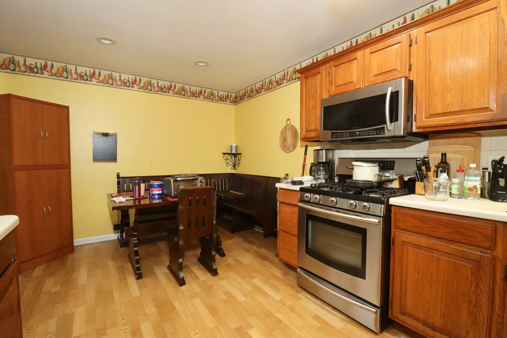 916 Camelot Drive IL