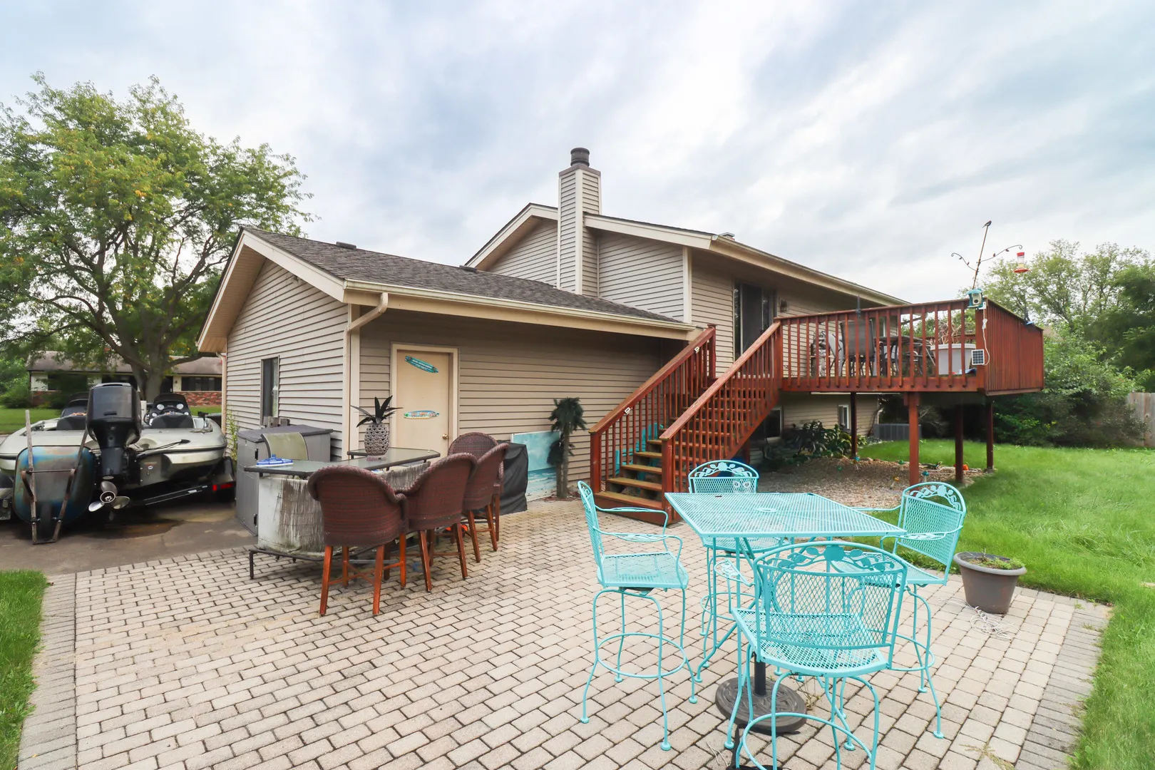 916 Camelot Drive IL