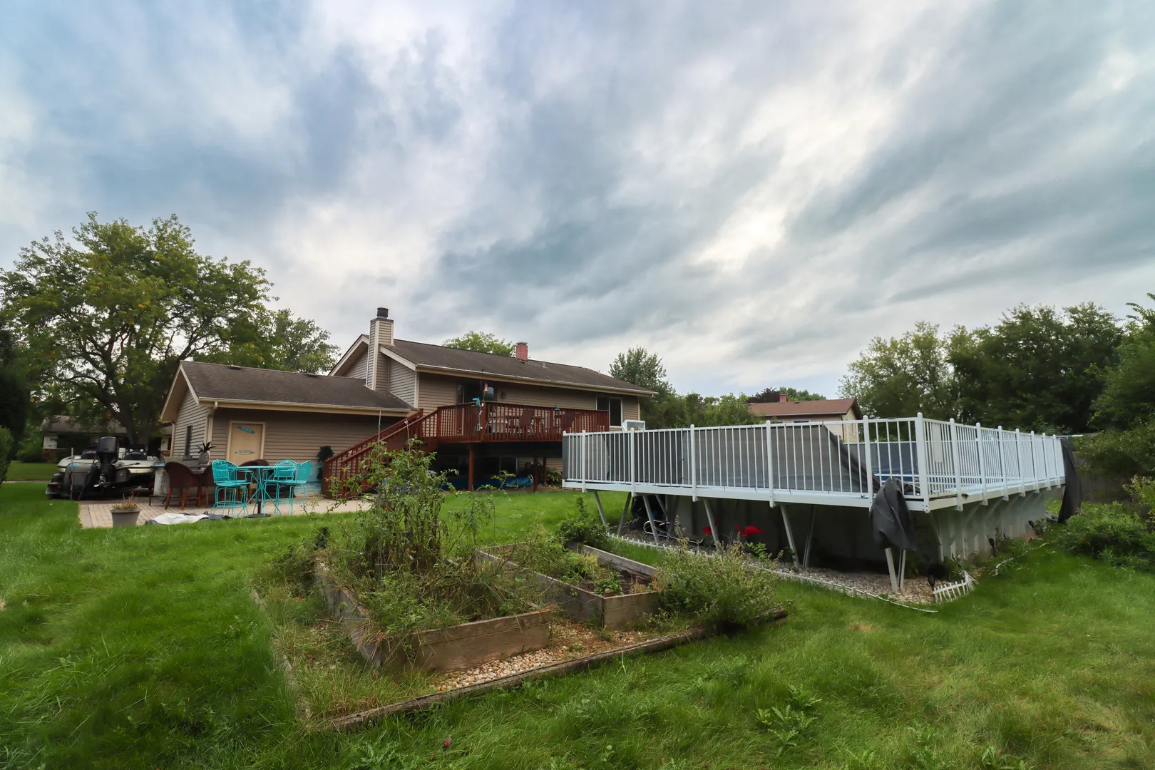 916 Camelot Drive IL