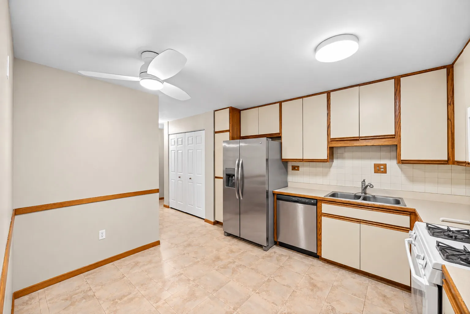 1049 W Ogden Avenue IL #207