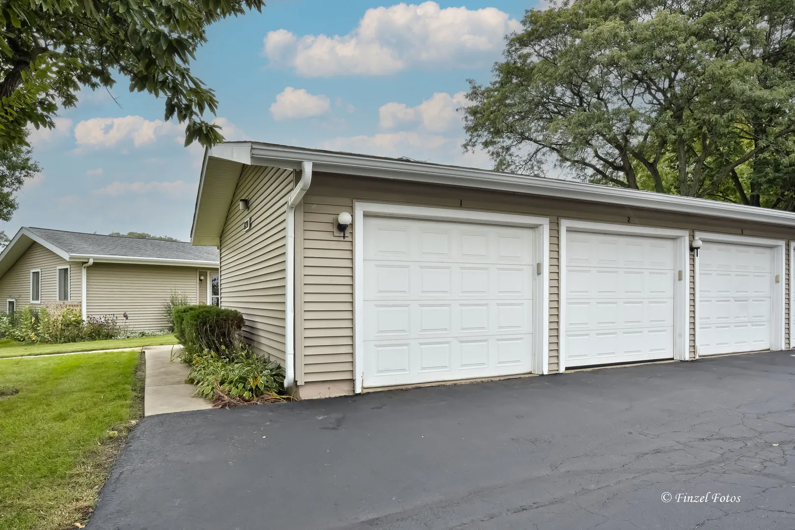824 Wiltshire Drive IL #1