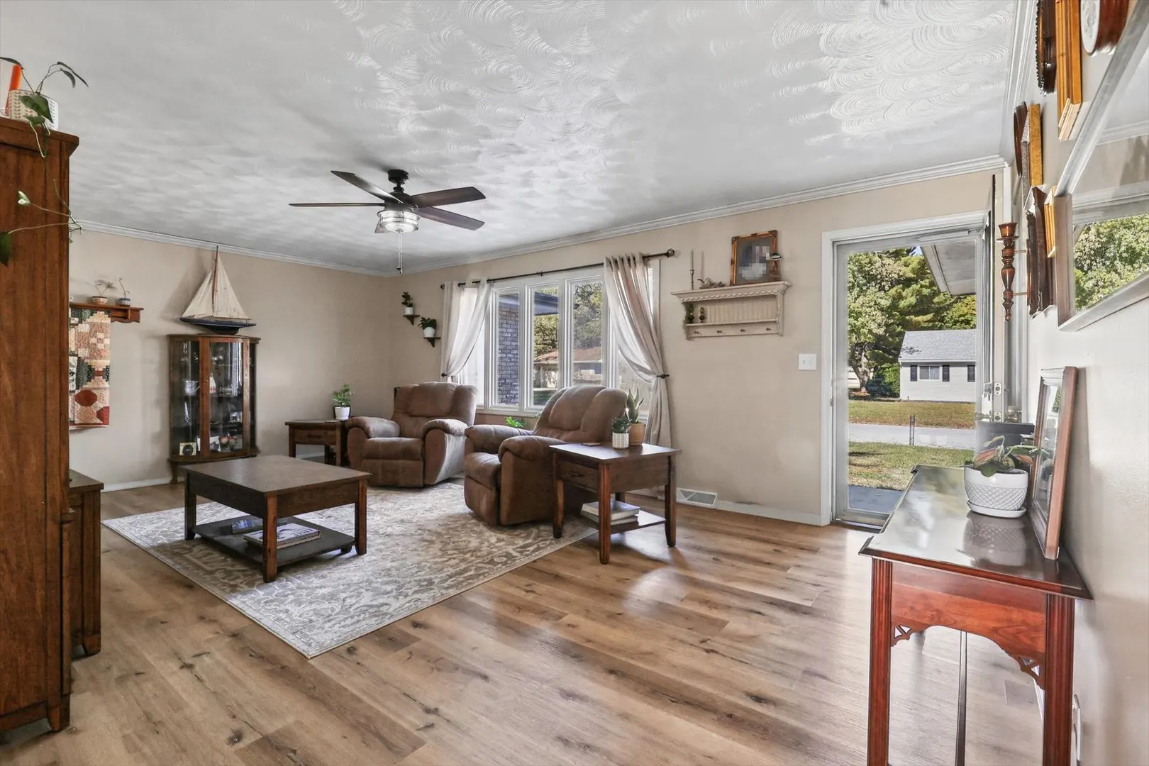 6 Hillcrest Drive IL