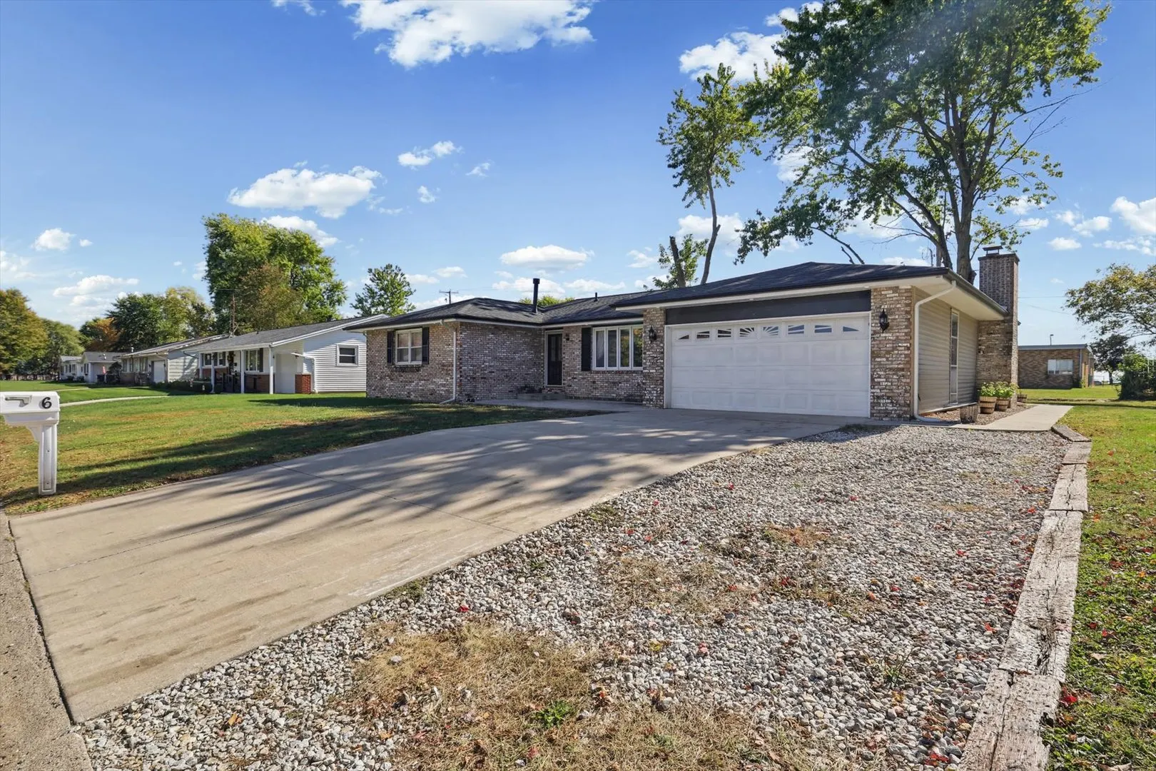 6 Hillcrest Drive IL