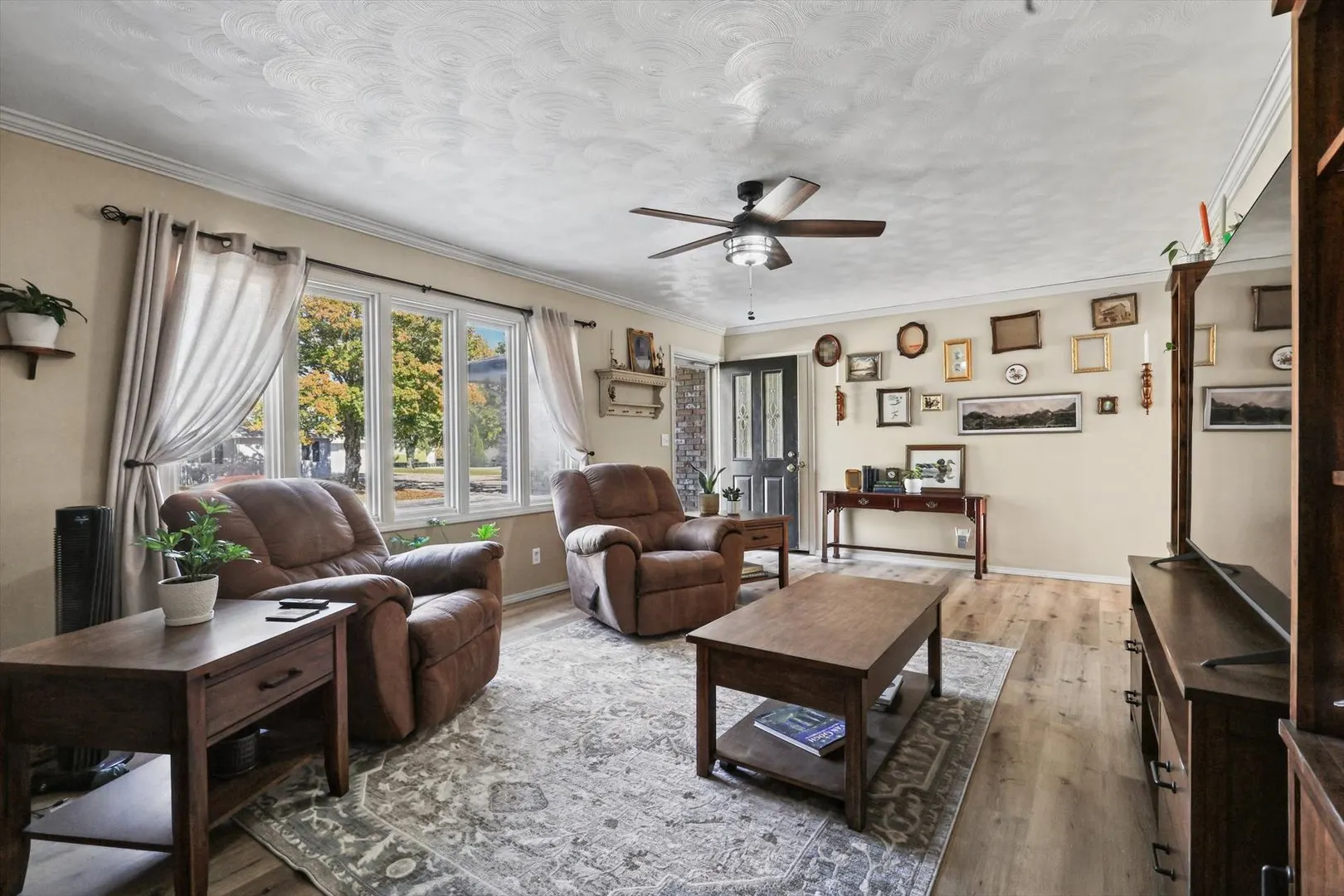 6 Hillcrest Drive IL