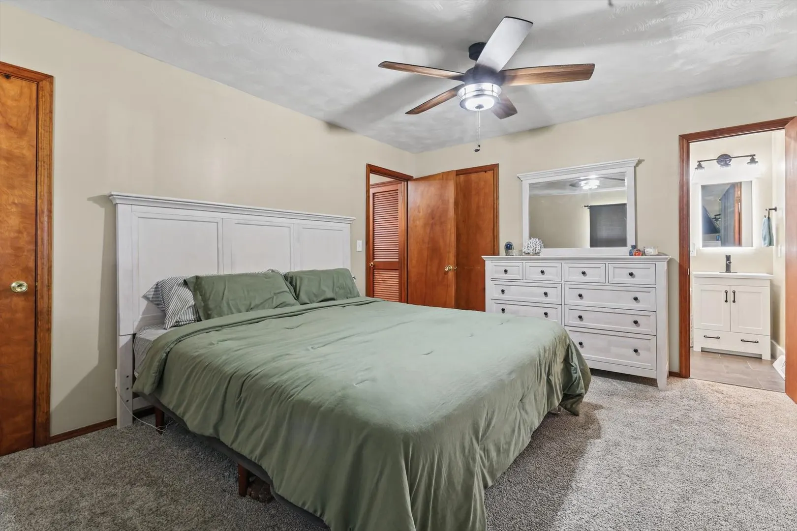 6 Hillcrest Drive IL