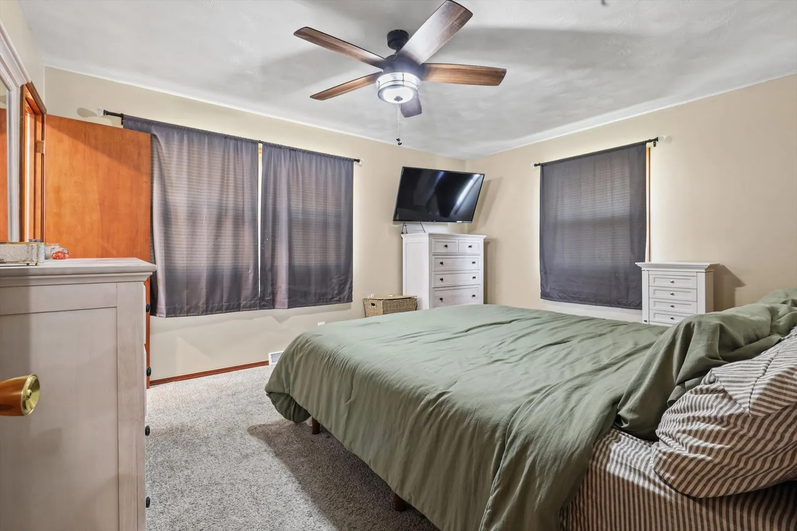 6 Hillcrest Drive IL