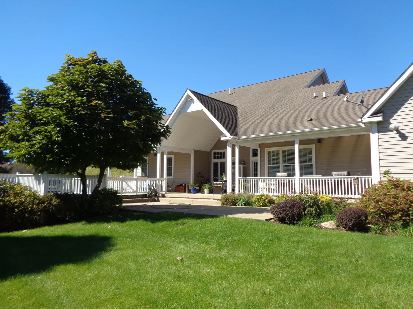 1915 W Cobblestone Lane IL