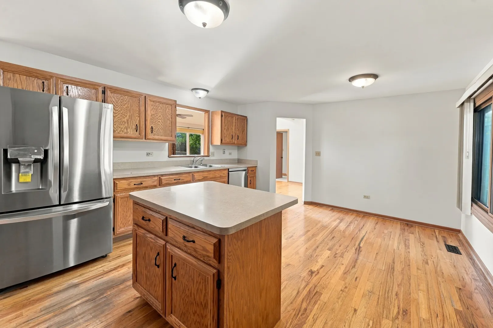 128 Bush Drive IL