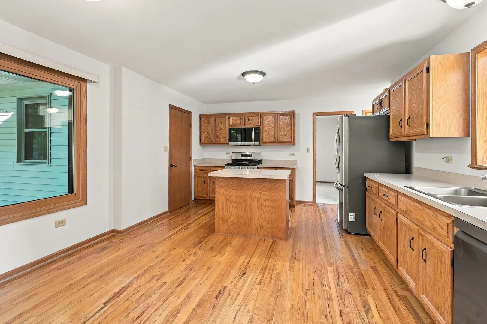 128 Bush Drive IL