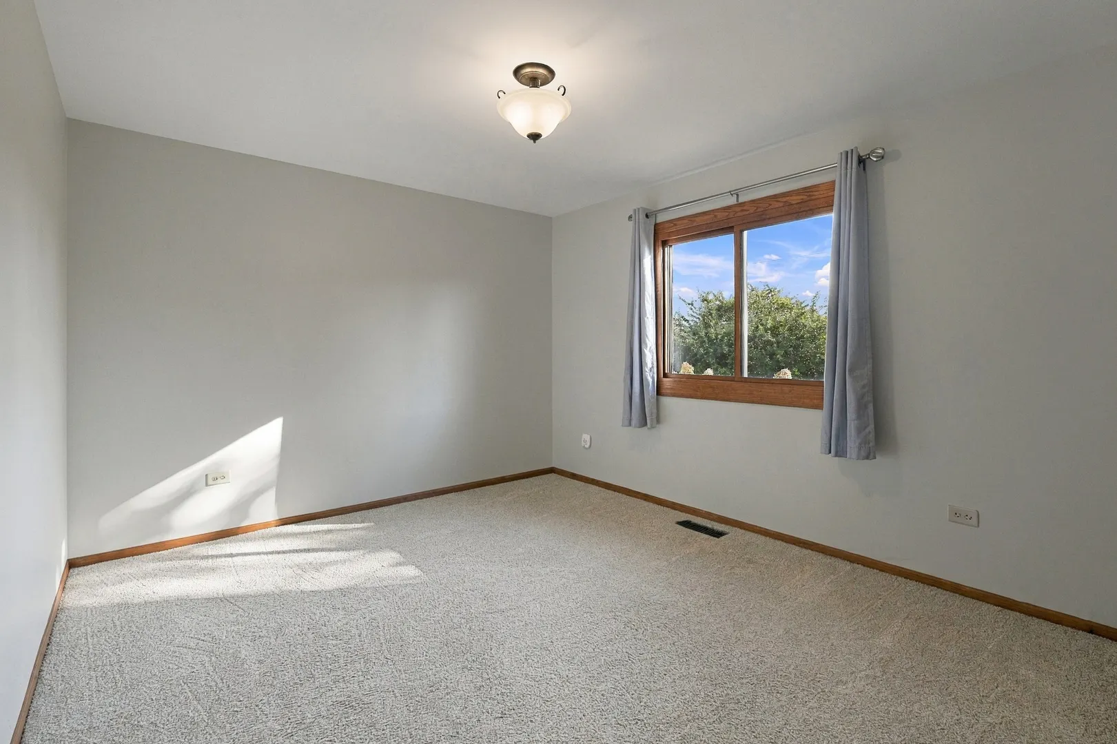 128 Bush Drive IL