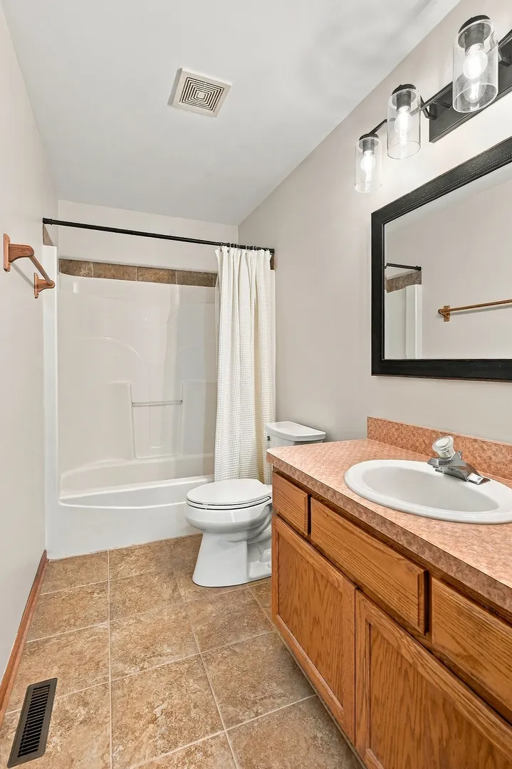 128 Bush Drive IL