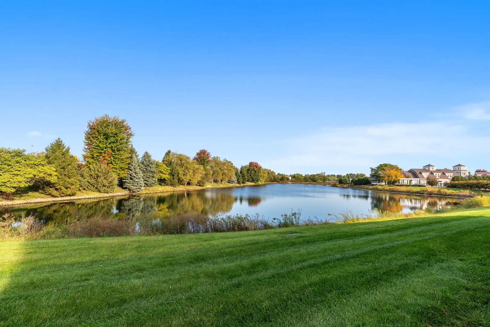 142 Lakeshore Drive IL