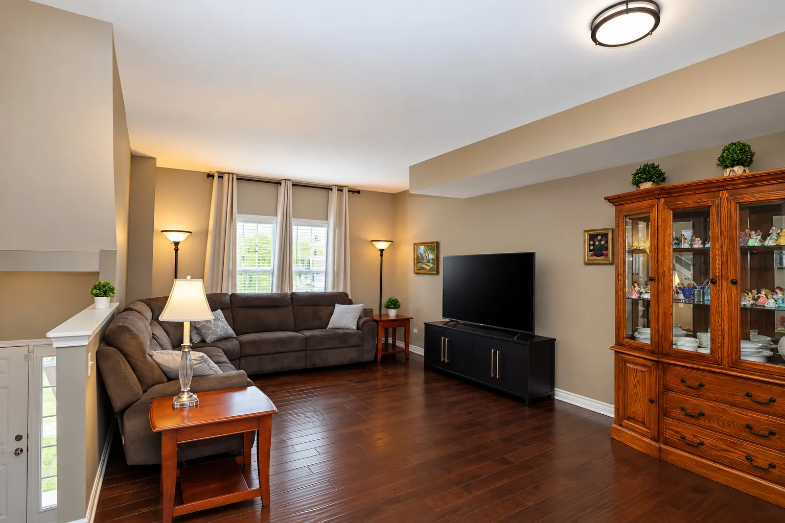 142 Lakeshore Drive IL