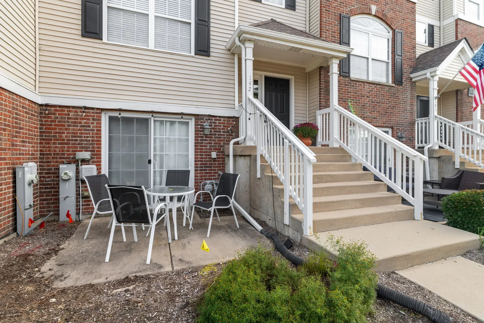 142 Lakeshore Drive IL