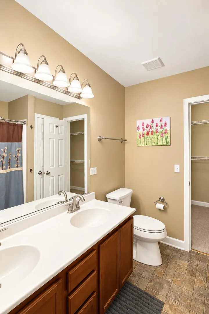 142 Lakeshore Drive IL