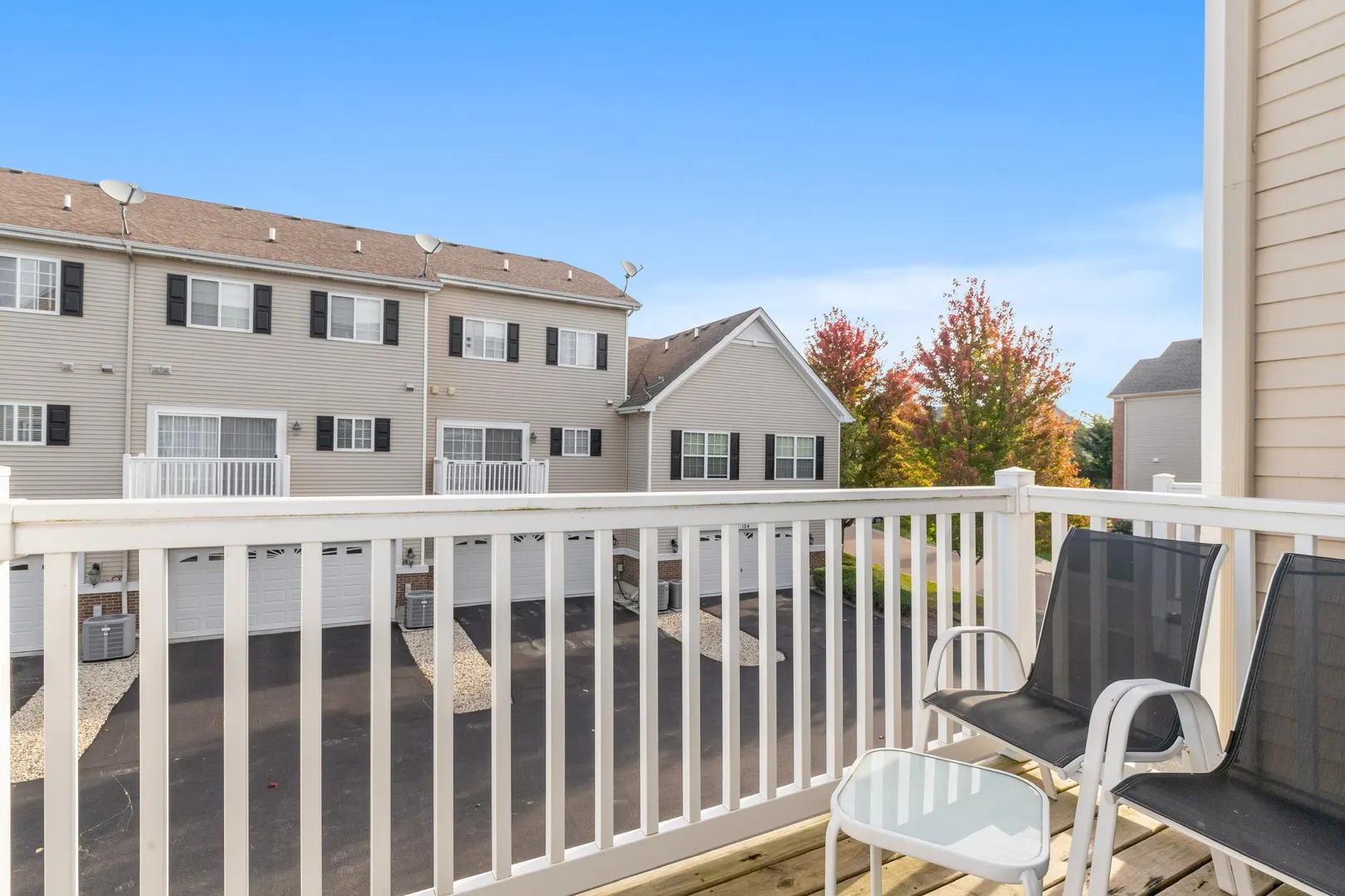 142 Lakeshore Drive IL