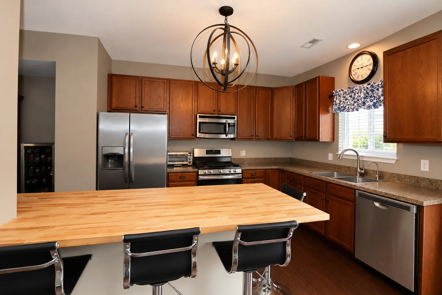 142 Lakeshore Drive IL