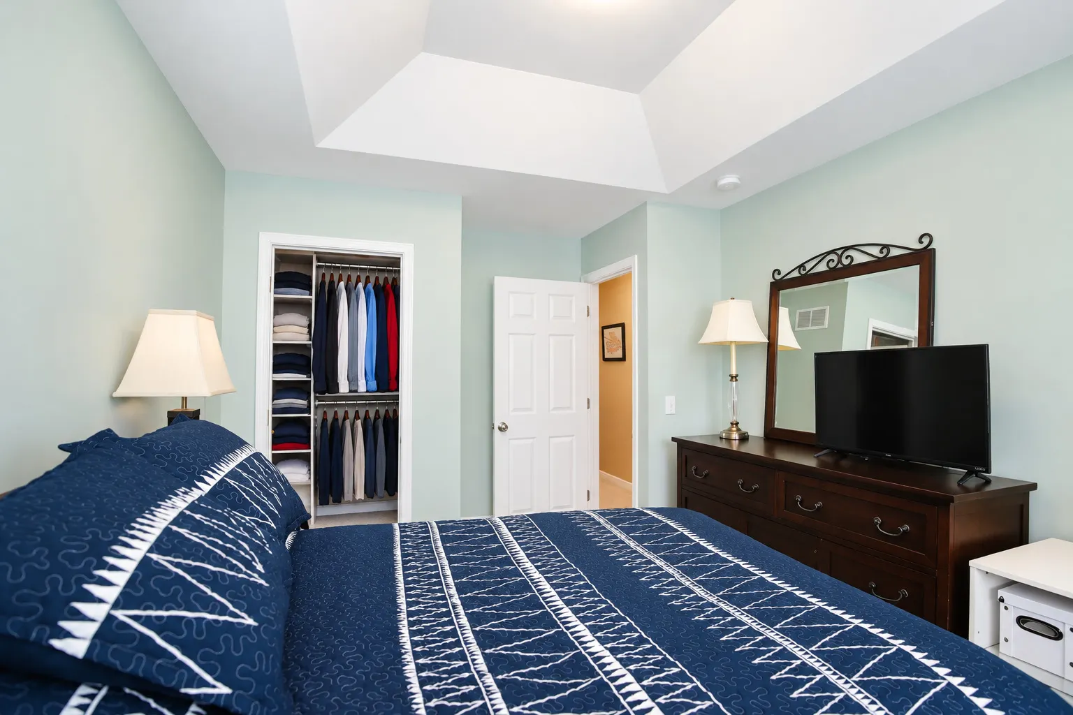 142 Lakeshore Drive IL