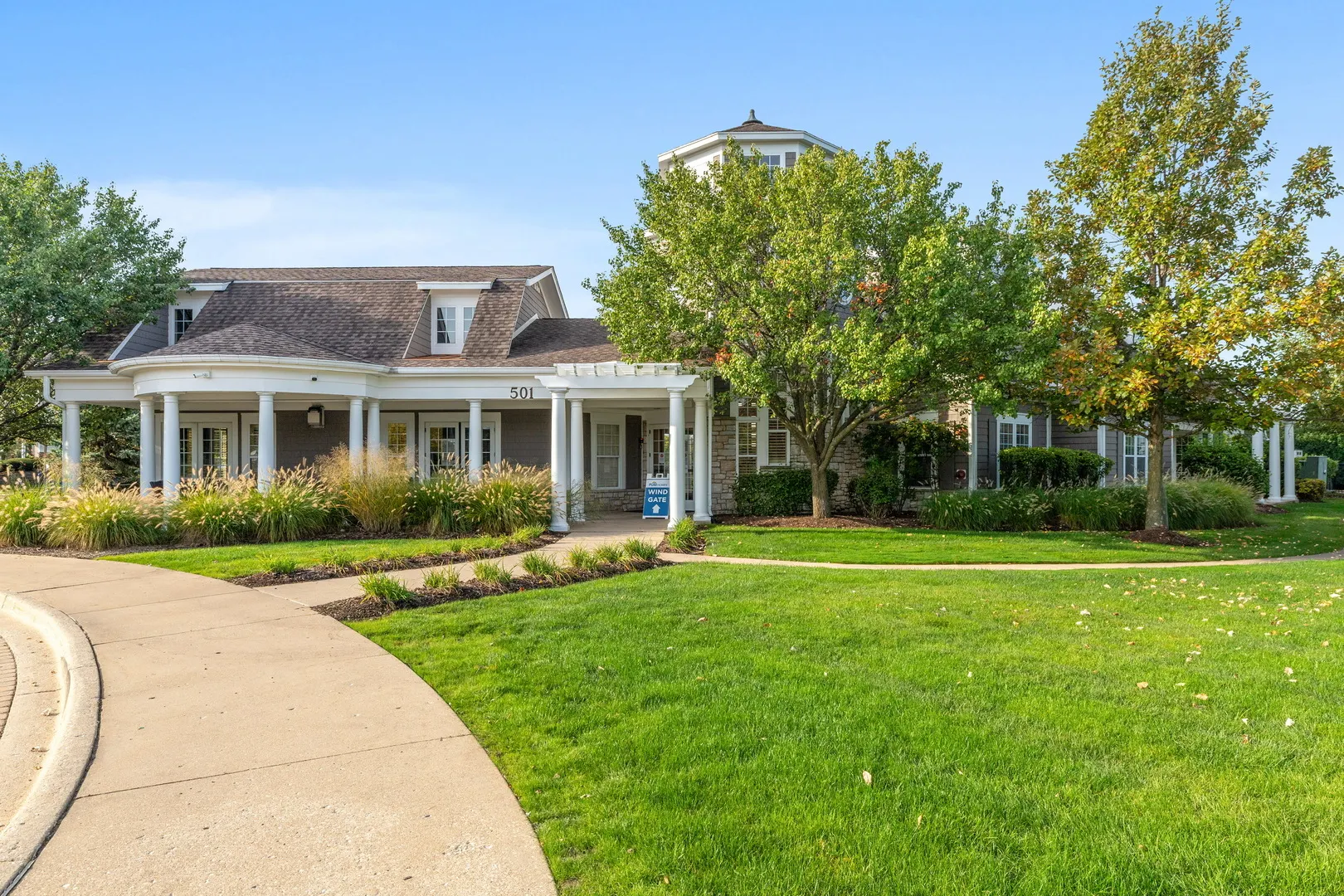142 Lakeshore Drive IL