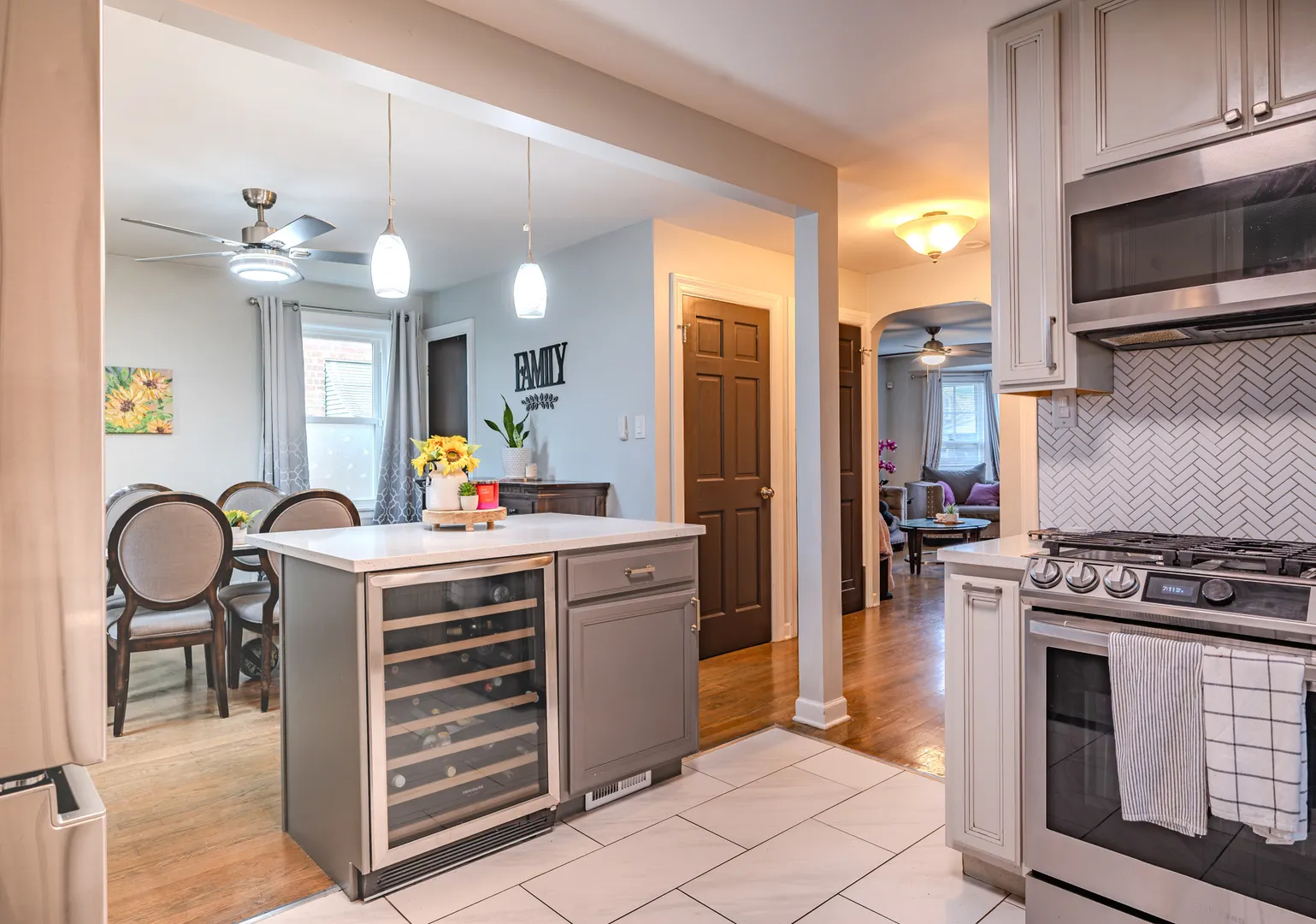 4850 W Waveland Avenue IL