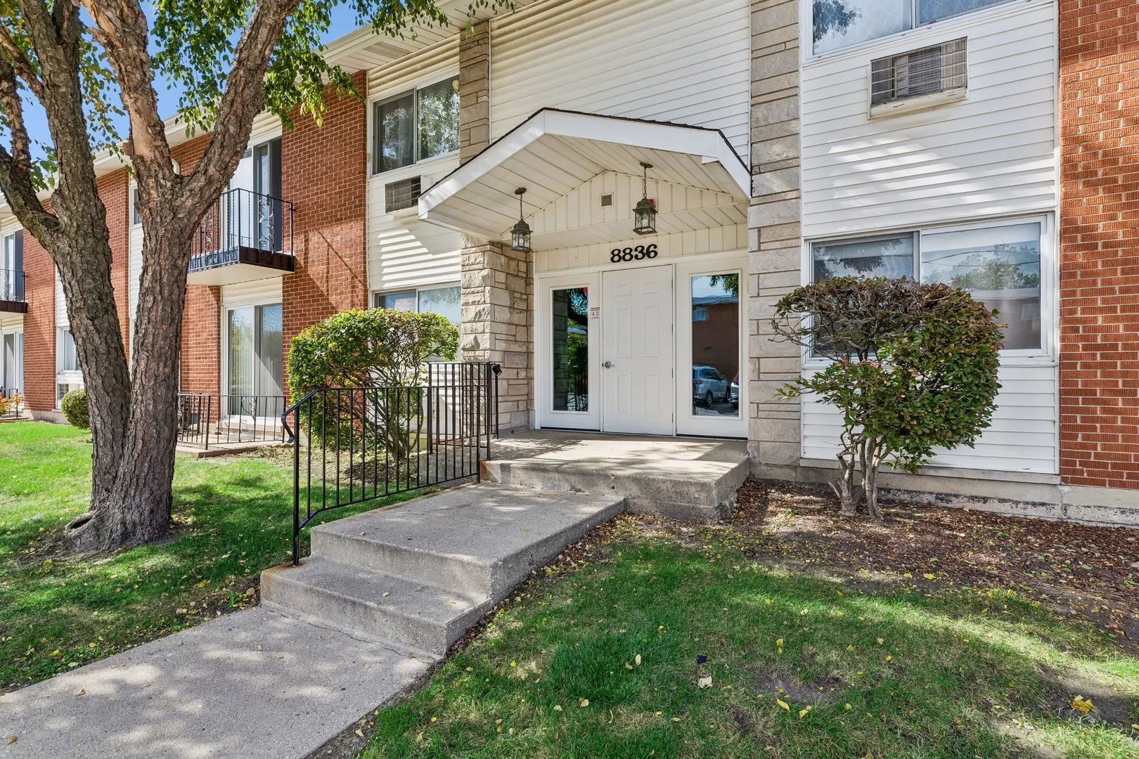 8836 N Western Avenue IL #1H