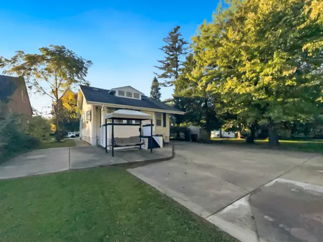 215 Maple Lane IL