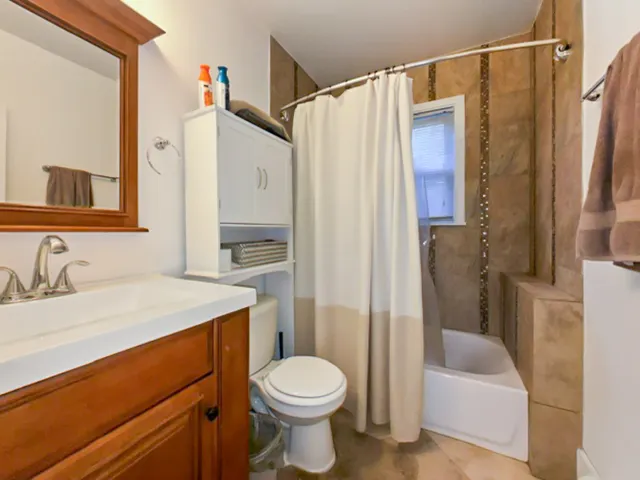 215 Maple Lane IL