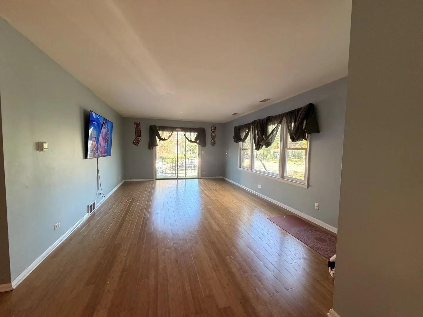 4735 Grove Street IL #102