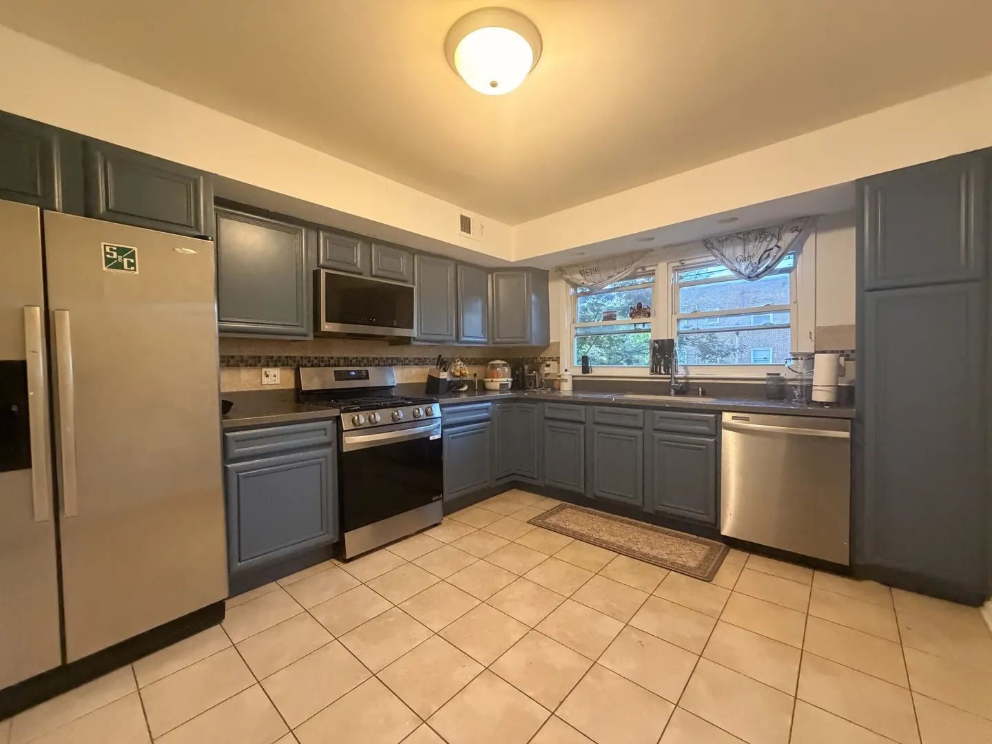 4735 Grove Street IL #102