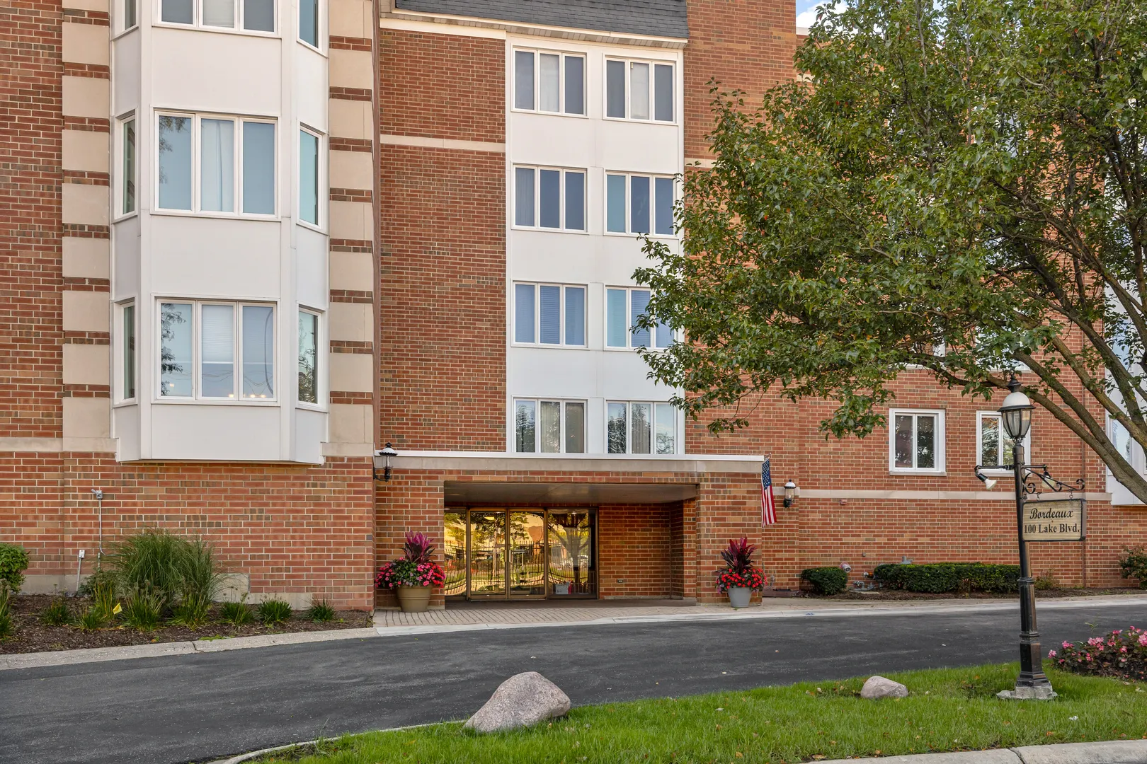50 Lake Boulevard IL #667