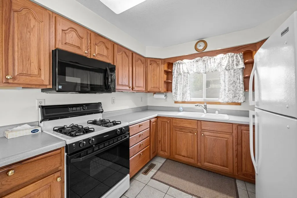 410 S Cottage Street IL