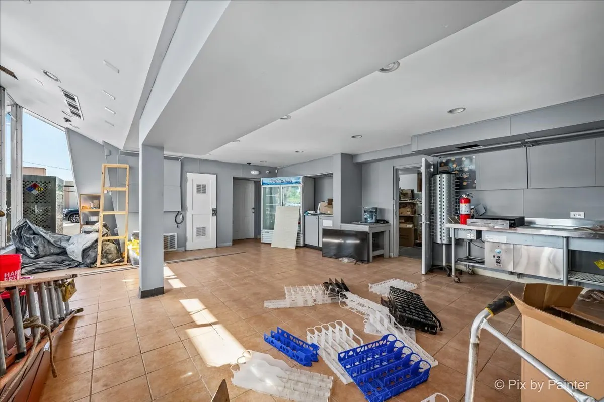 3702 W Elm Street IL